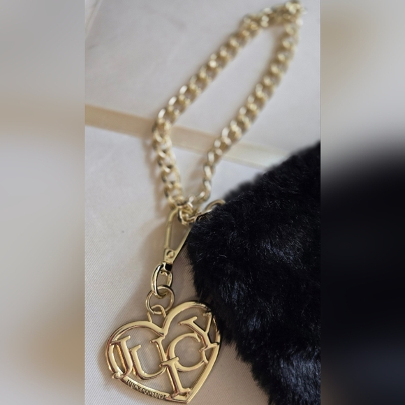 JUICY COUTURE FAUX FUR WRISTLET black - Picture 3 of 6